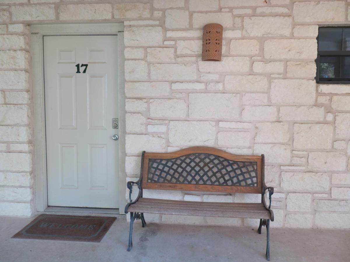 Wimberley Inn & Bar Buitenkant foto